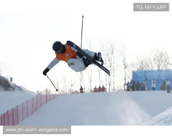 中国选手李方慧米兰夺银普通家庭走出的冰雪荣耀时刻